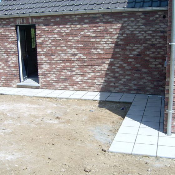 Aménagement de la devanture d'une nouvelle construction